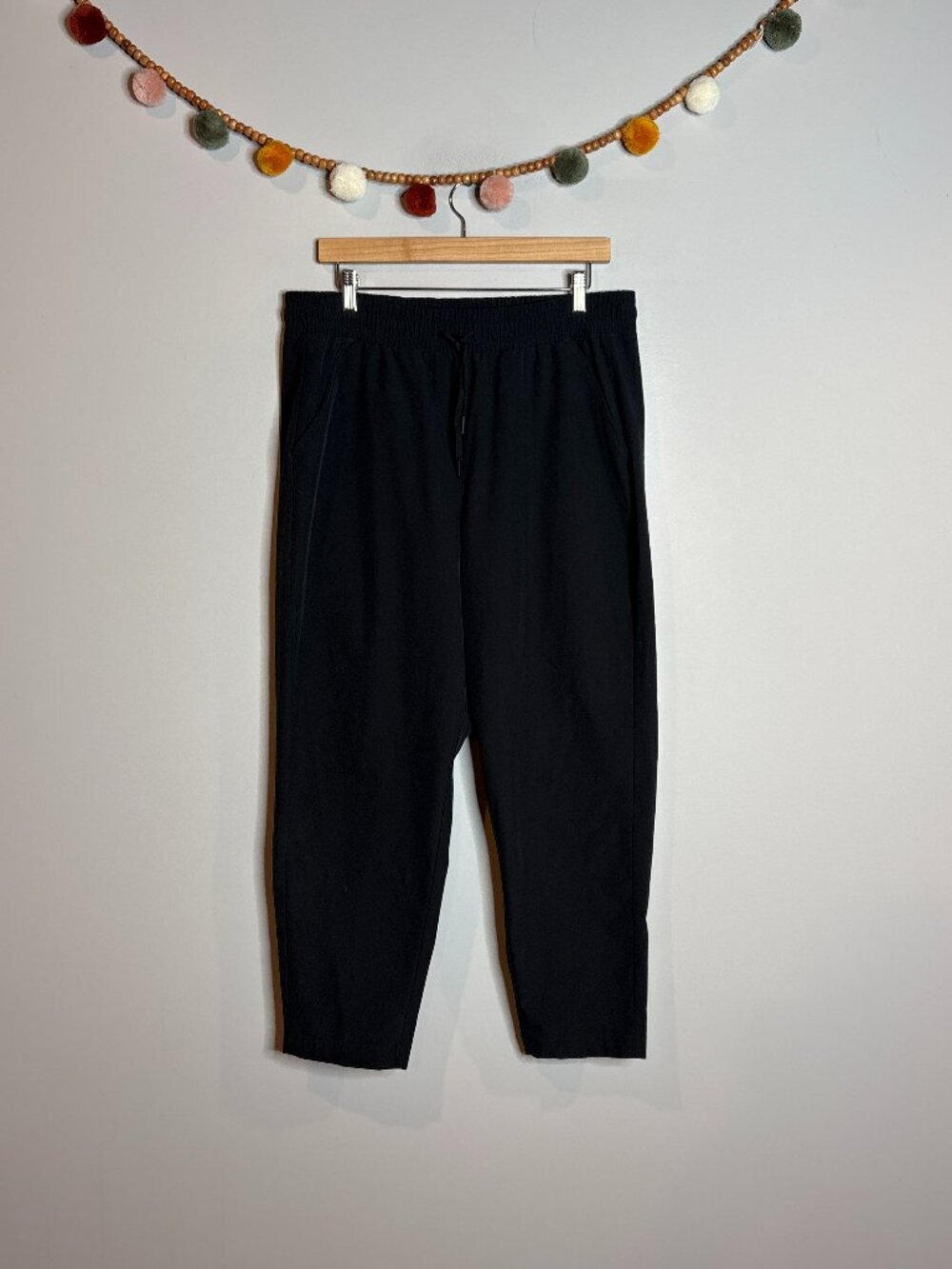 All in Motion black woven tapered ankle pants